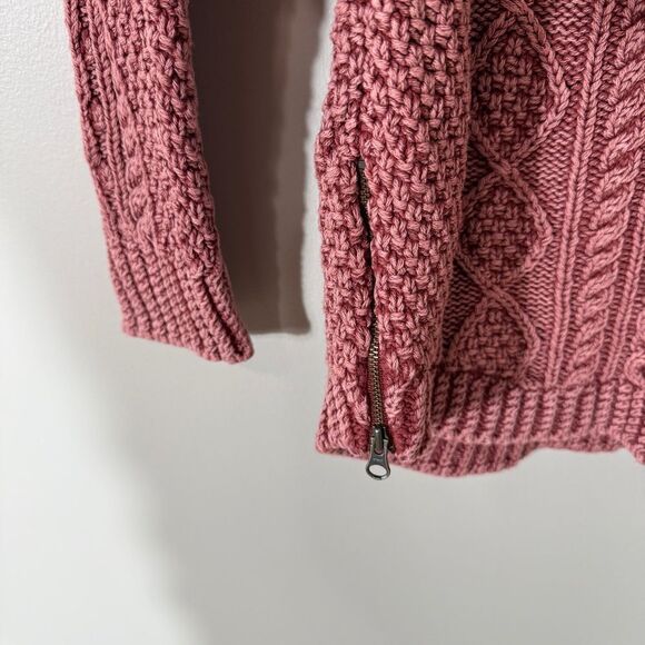 L.L. Bean Signature Womens Chunky Pink Cable Knit Fisherman Sweater Size Small - Picture 8 of 9